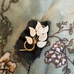 Elegant Vintage Leaf Design Brooch with White Carved Leaves and Gold Stem